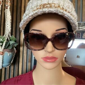 Kate Spade tortoise shell sunglasses with cloth case in good condition.